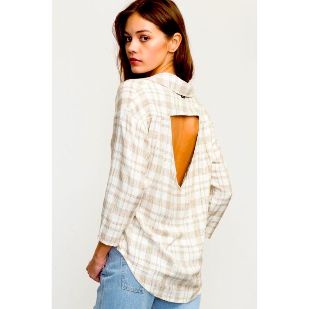 RVCA drift away plaid button up top 🌾